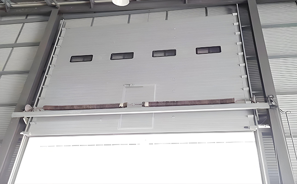 温宿工业滑升门