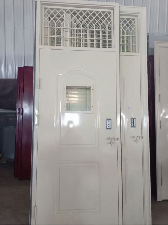 温宿学校教室门