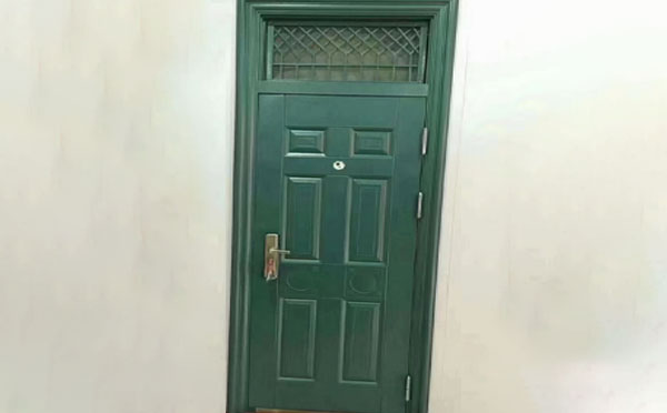 温宿学校教室门