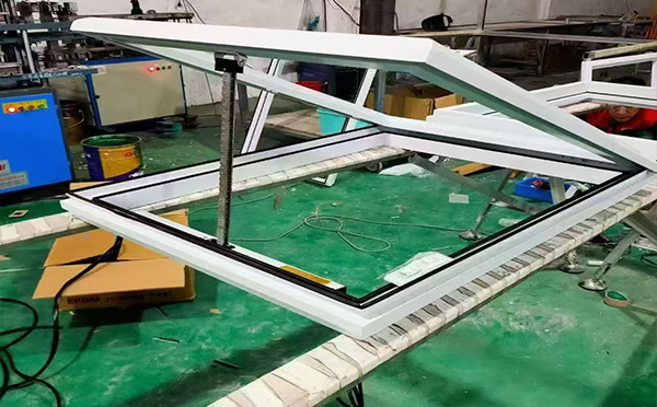 某地下车库出入口温宿排烟窗配置工程